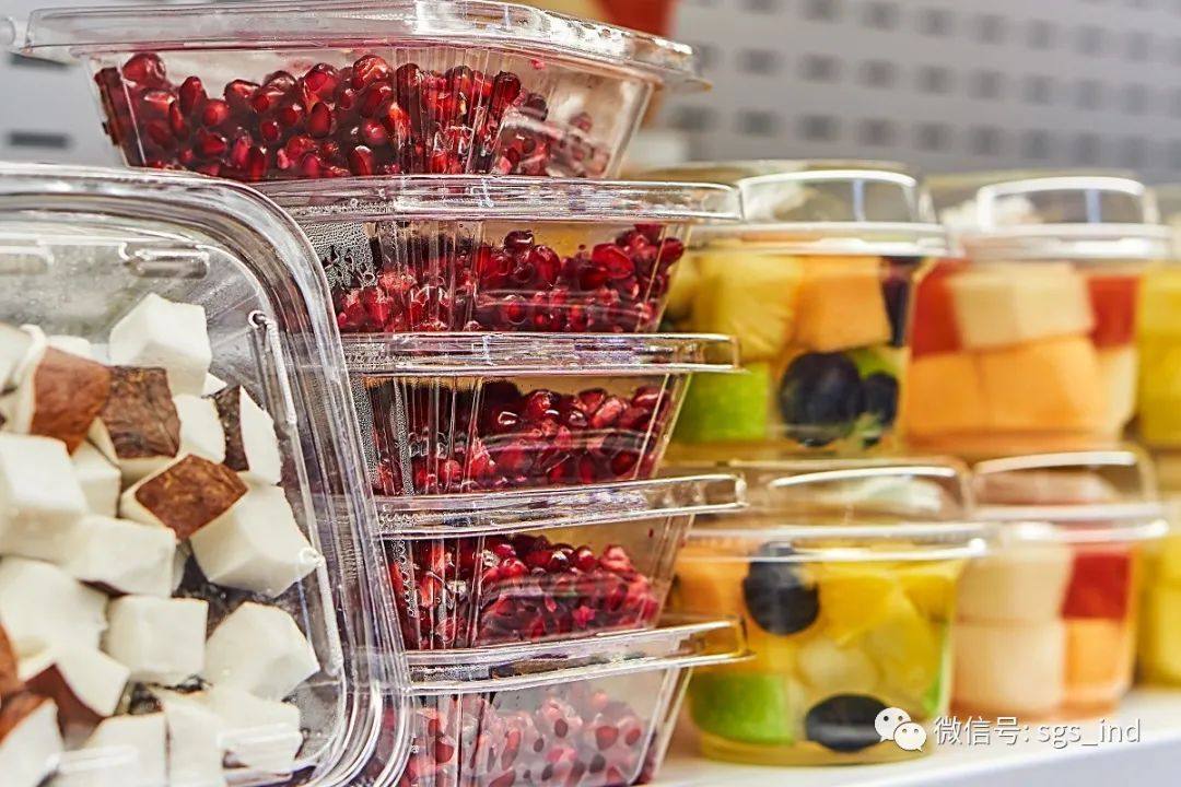 orig fruits in plastic containers sGetty-939107290.jpg 图片